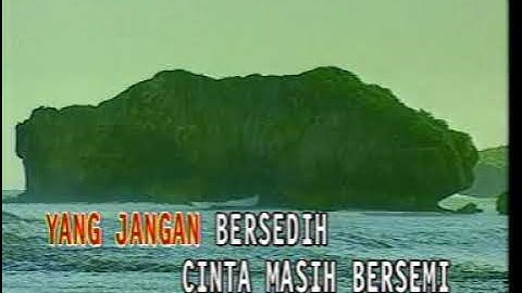 Ratih Purwasih - Hitam Putih Fotomu (Karaoke)