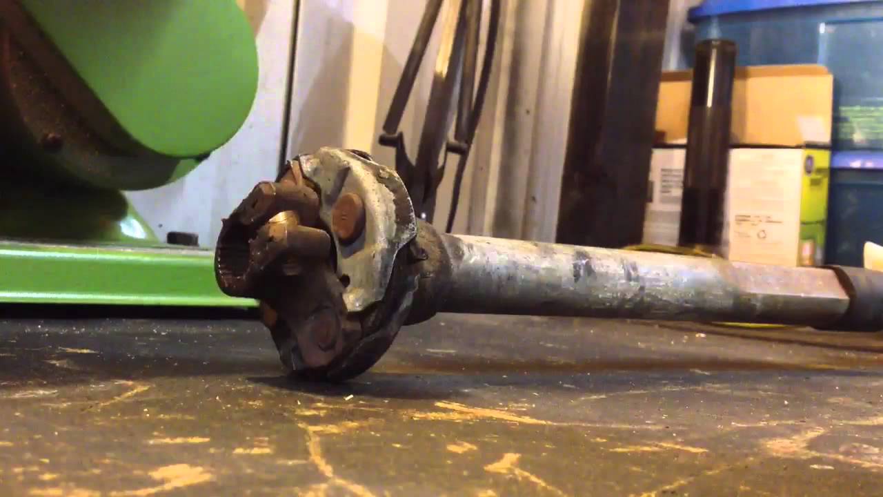Worn out steering rag joint - Chevy C1500 Truck - YouTube