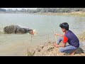Unique and Amazing Traditional Boy Hunting Big Fish By Hook In Pound | Best Hook Fishing Video