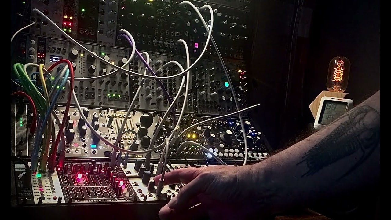 Doepfer Quad VCO, MN Contour, WMD C4RBN- ‘Carbon Funk’- RtB 