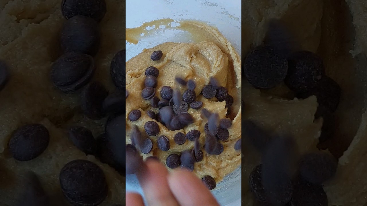 *BEST* CHEWY CHOCOLATE CHIP COOKIES | CHRISTMAS SPECIAL COOKIES 