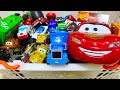 【lightning mcqueen toys collection】おもちゃのトミカ、ライトニング・マックイーン、ルイジ、ガイド、サリー、ラジエータースプリングス、はたらくくるま!