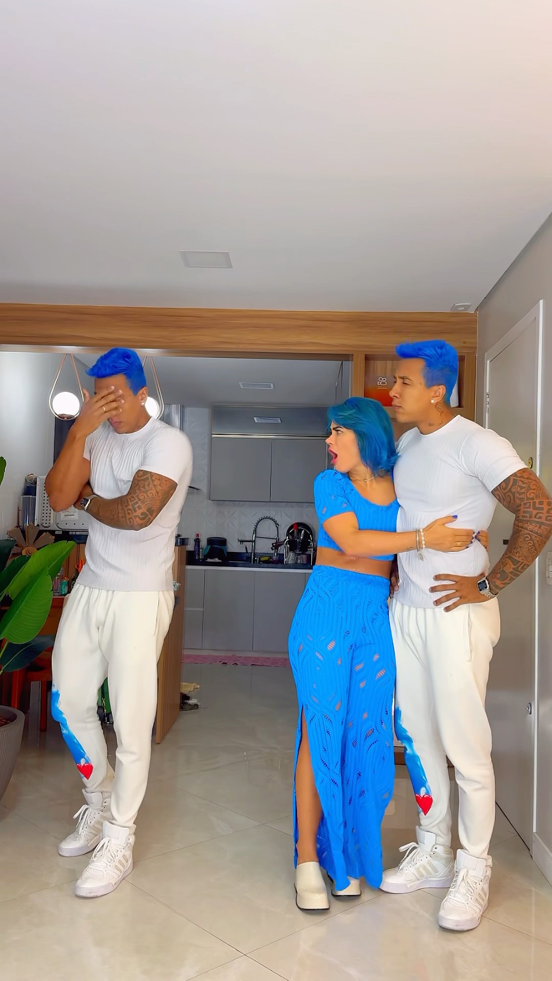 Ela confundiu a gente!​⁠@mayca.brasil #twins #gemeos #funnymemes #couple #short #shorts