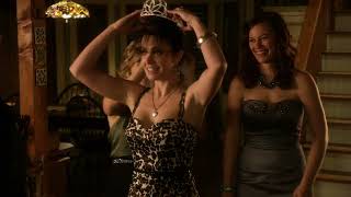 Erica Durance Armpits