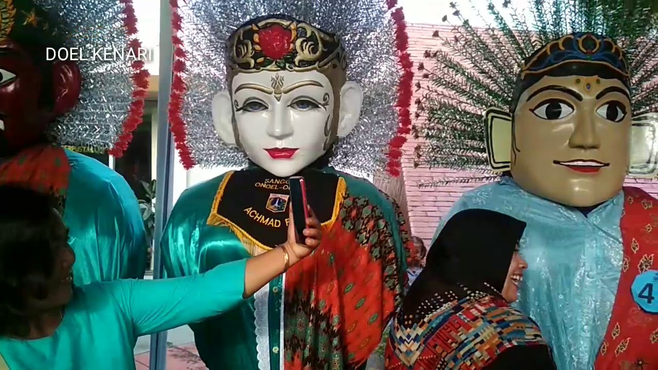 Banyak ondel-ondel di Anjungan DKI Taman Mini Indonesia Indah