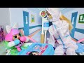 УТРО В БОЛЬНИЦЕ( Кукла ЛОЛ сюрприз на карантине( Смешные куклы видео Даринелка lol change color
