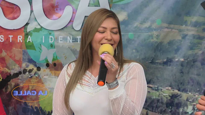 La Calle - Cantante Adriana Villarreal