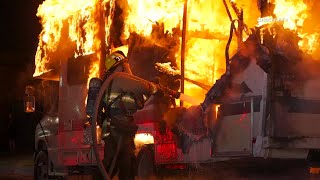 RV Destroyed by Ripping Fire | Los Angeles