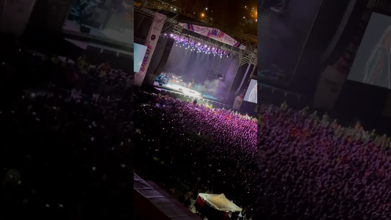 Alex Lora le manda saludos a la FIFA desde Morelia