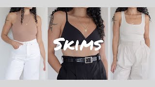 HUGE SKIMS  HAUL  - FITS EVERYBODY + ESSENTIALS - TRY ON  - REVIEW