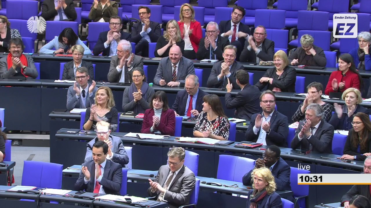 Johann Saathoff hält plattdeutsche Rede im Bundestag