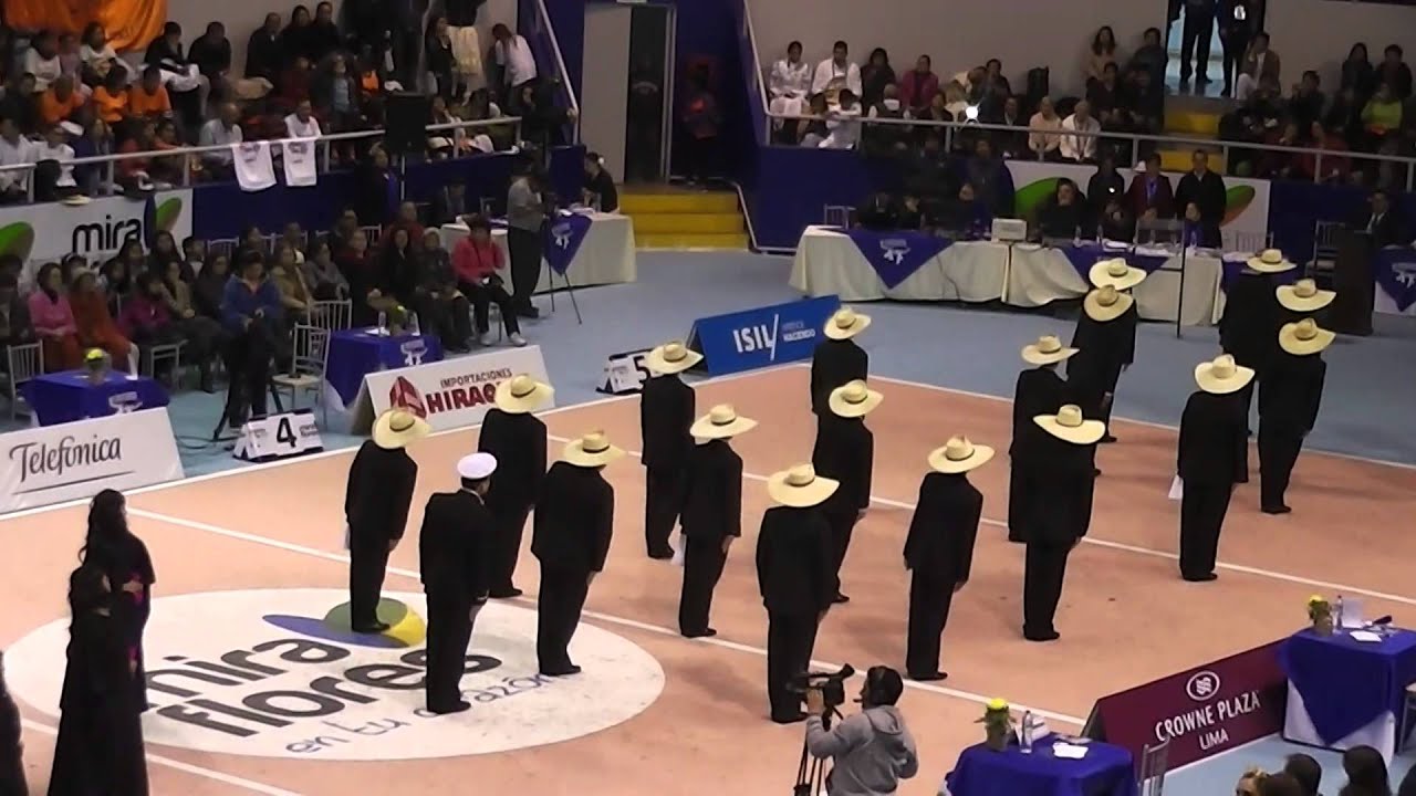 Renato Benavides y Evelyn Bellido. Entrega de campeonato. Concurso Ciudad de Miraflores 2014