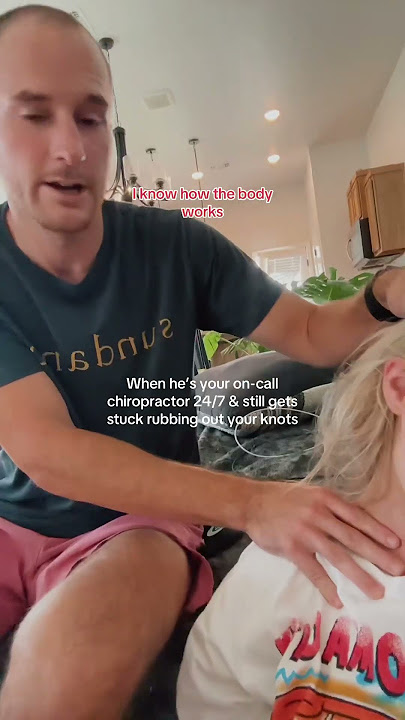 No days off for the chiropractor fiancé🤪 #chiropractor #couple #massage