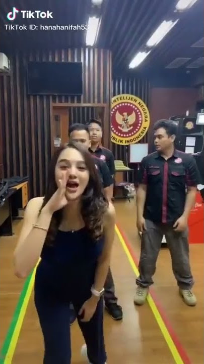Hana Hanifah Goyang TikTok Di Kantor BIN?