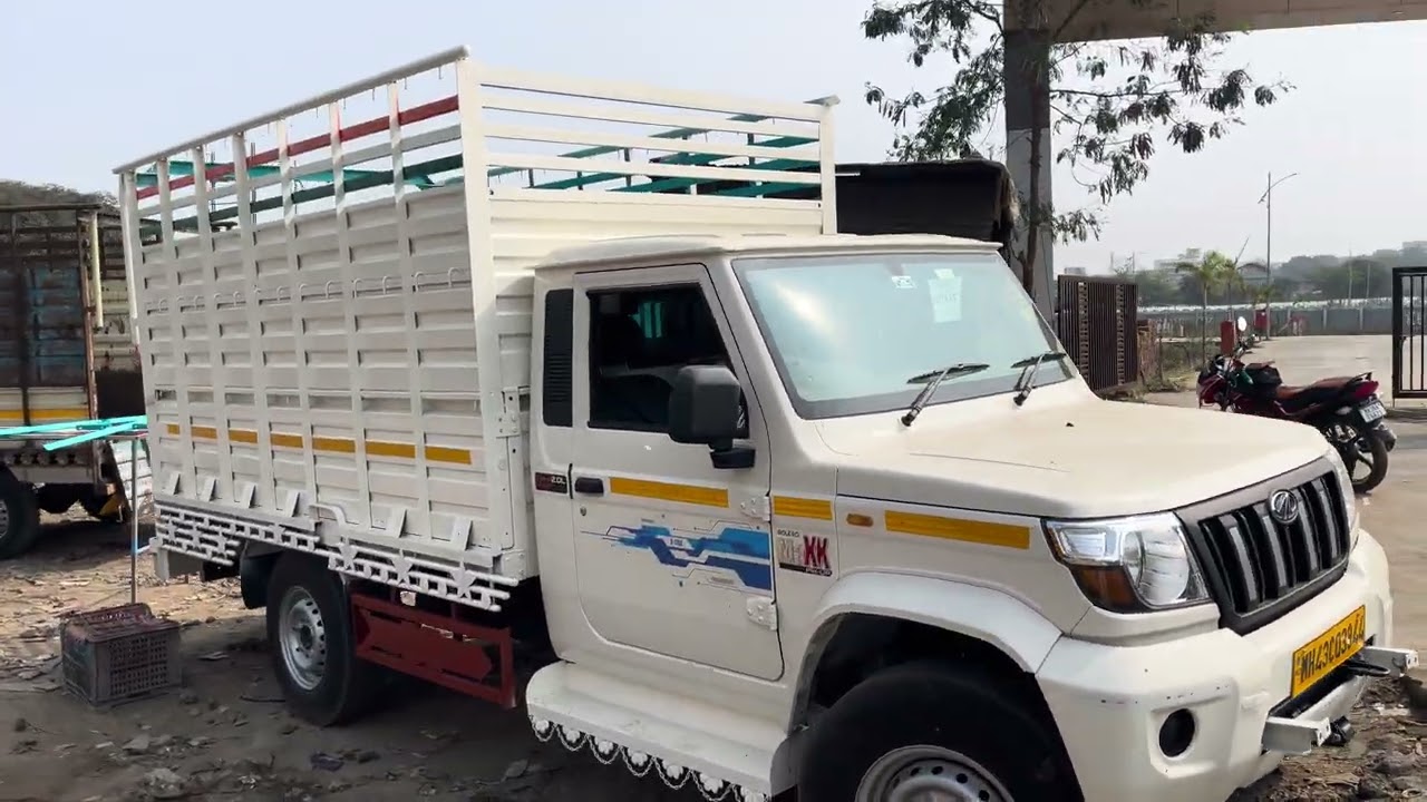 The Bolero Pickup is primarily offered in a single exterior colour option: