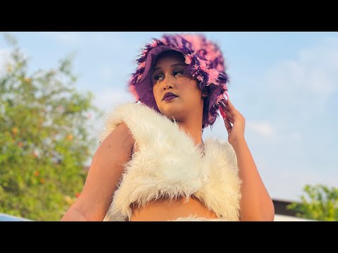 Monia Fleur - Ananipenda (Official Music Video)