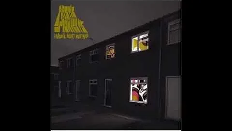 Arctic Monkeys - Old Yellow Bricks