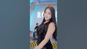 NONIK APRILIA - NUTUPI LARAKU ( Official Live Video Royal Music )