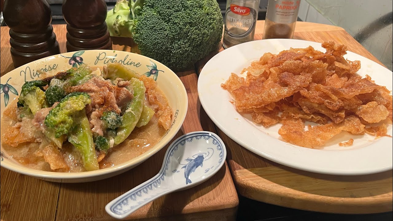 เส้นเวียดนามทอดกรอบราดหน้า