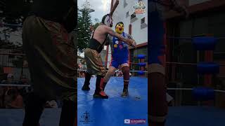 Super Pinocho Sr. GRAN EXPONENTE DE LUCHA LIBRE A RAS DE LONA en Su casa (Arena Santa Lucia)