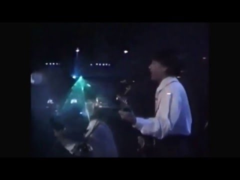 Beyond Wong Ka Kui - 午夜怨曲 (1989真的見証演唱會live)