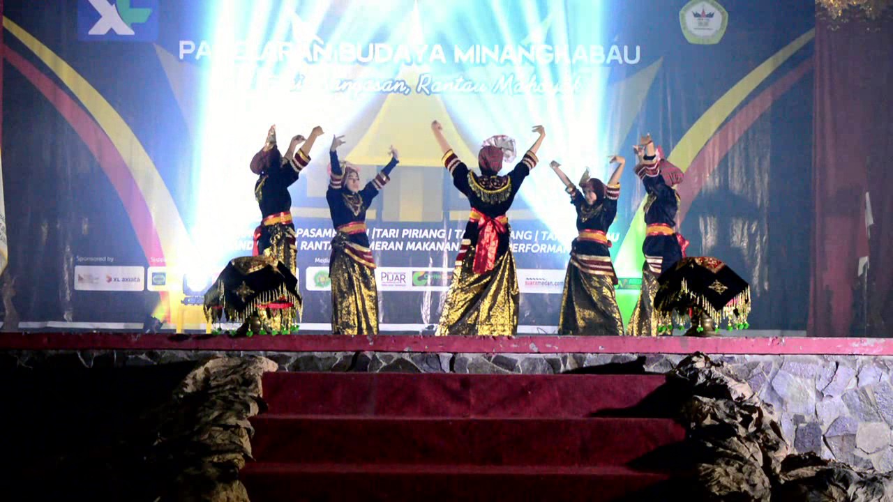TARI RANTAK [PERGELARAN BUDAYA MINANGKABAU 2017] - YouTube