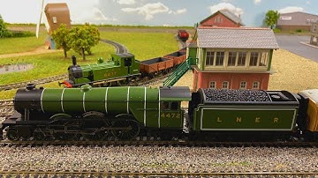 Lots of LNER Model Trains Running in this Video