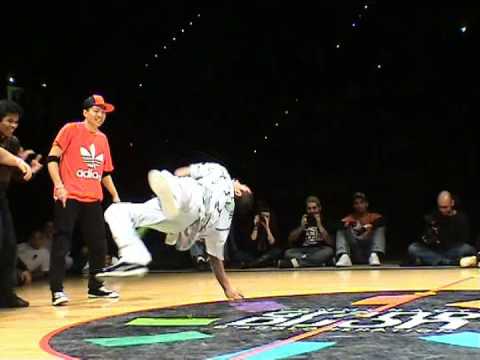 Battle Mosufu (B-Girl Crew) vs Zygomatik 2009 @ Di...