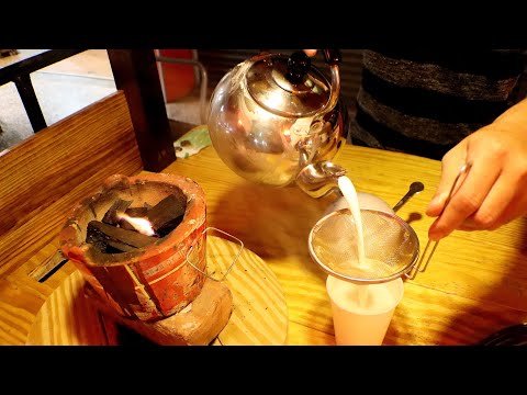 【台南美食】台南杏仁茶｜晚上才營業只賣3小時｜只賣一樣產品｜每日限量60杯晚來喝不到｜連網路地圖都找不到｜炭火加熱甘醇香｜天然食材熬煮｜不含香精防腐劑－「鬍鬚伯手作杏仁茶」