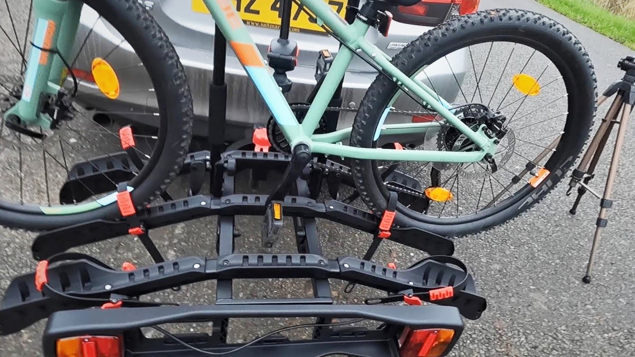 Building Halfords 3 Bike TowBar Rack 