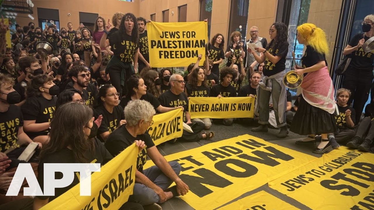 Protest at the Doorstep: Jewish Activists Confront NY Senators on Israel Aid | APT
