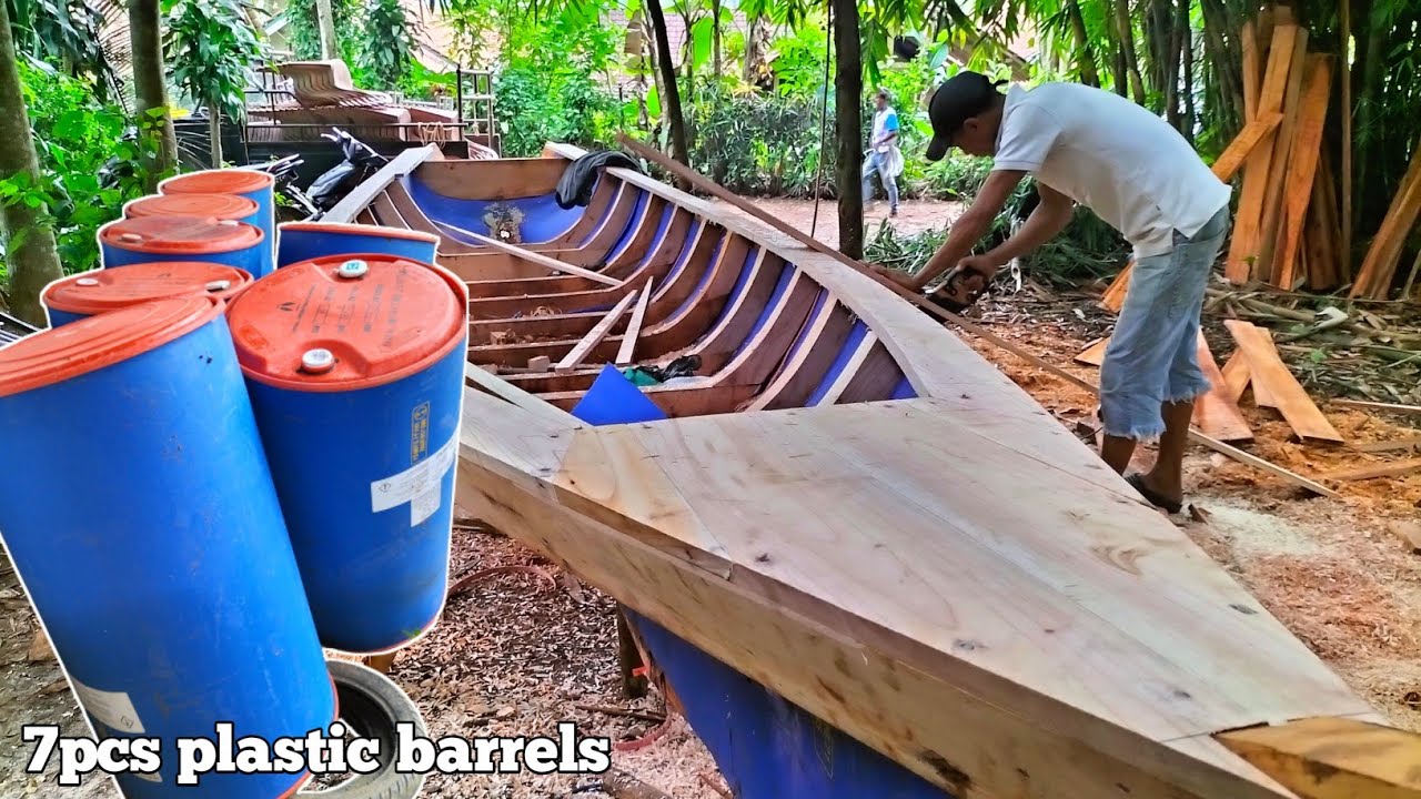 ПРОИЗВОДСТВО ЛОДОК, ПЛАСТИКОВЫХ БОЧЕК И ДЕРЕВЯННЫХ ИЗДЕЛИЙ