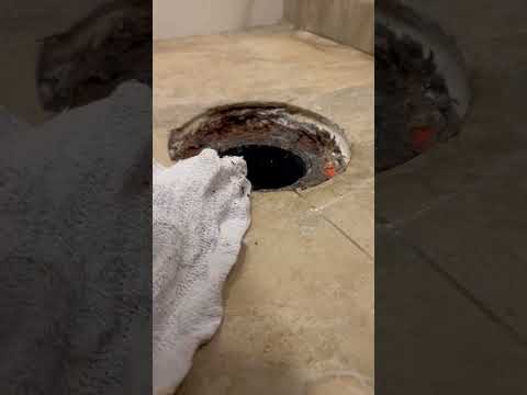 Video: Utskifting av rør på toalettet og på badet. Kort instruksjon
