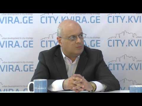 \"ყურადღების ცენტრში\" მამუკა სალუქვაძესთან ერთად.