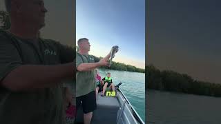 Olha oque esse pai fez com o PEIXE! #pesca #peixes #dad