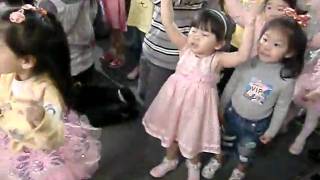 990410台茂跟小蜜桃姊姊跳舞-1