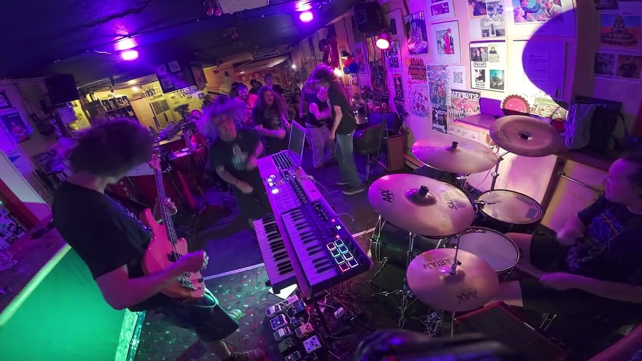 FORMING - Used Bass Emporium: Live @ Avant-Garde Bar, Ottawa