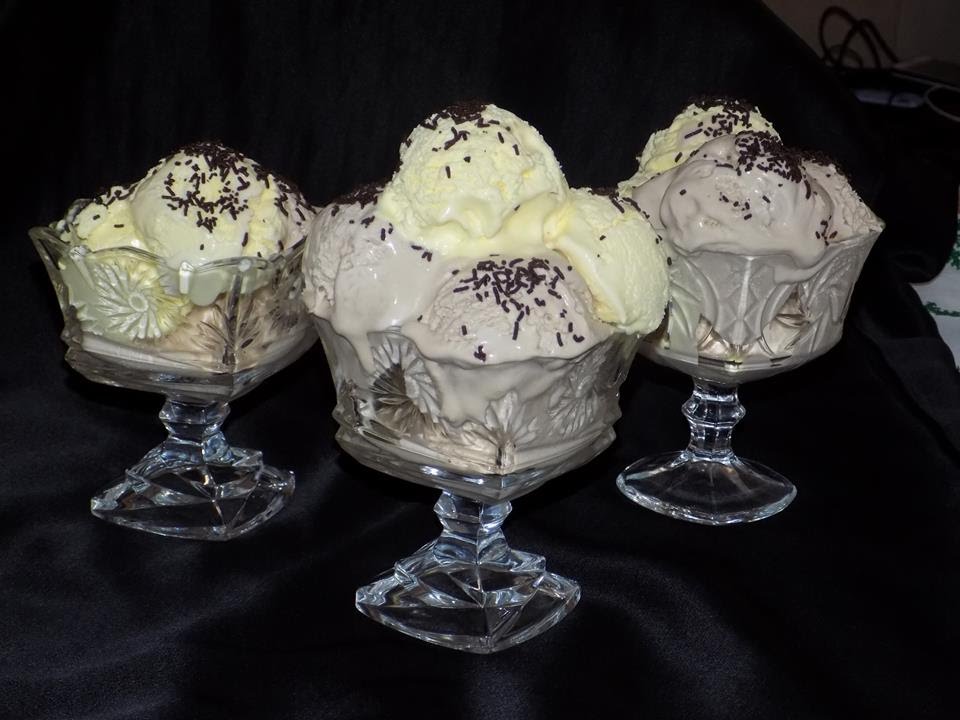 ايس كريم بسيط بأسهل طريقة و بنكهتين مختلفتين