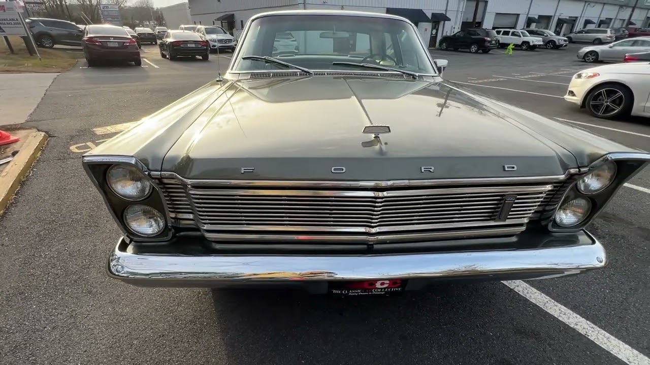 Подробный обзор автомобиля Ford Galaxy 500 1965 года выпуска.