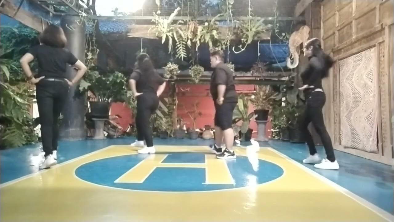 CONGA LINE Line Dance May 2022 ChoreoJean_pierreMadge (CH) Demo