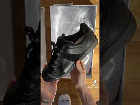 ვიდეო: Maison margiela ფეხსაცმელი პატარაა?