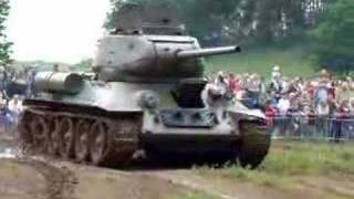 Soviet medium tank T-34/85