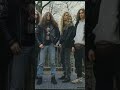 Que alineación es mejor con chris barnes o george fisher.