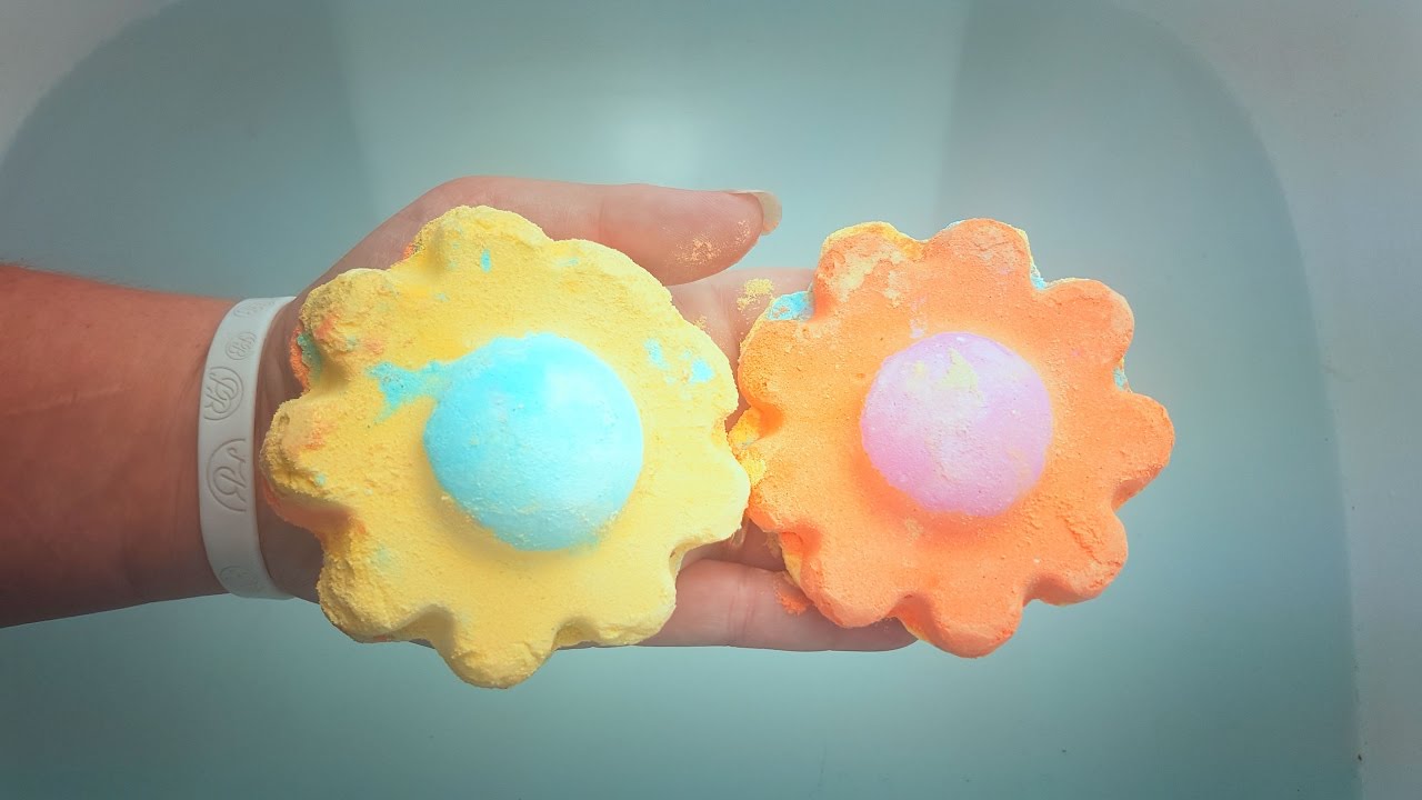 LUSH "Ups - a - Daisy" bath bomb DEMO in 360
