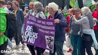 Duizenden demonstranten bij de Klimaatmars ( Zuidas Amsterdam )