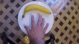 Banane Magie ou magic Couper une banane dans sa pelure fascinant facile à réaliser Cut a banana screenshot 5