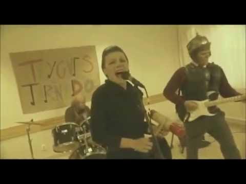 Häxan Surtant Söker Till Idol del 2 - YouTube