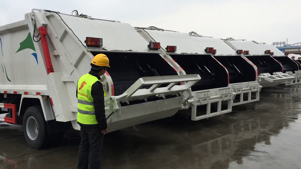 Japan ISUZU refuse compactor truck