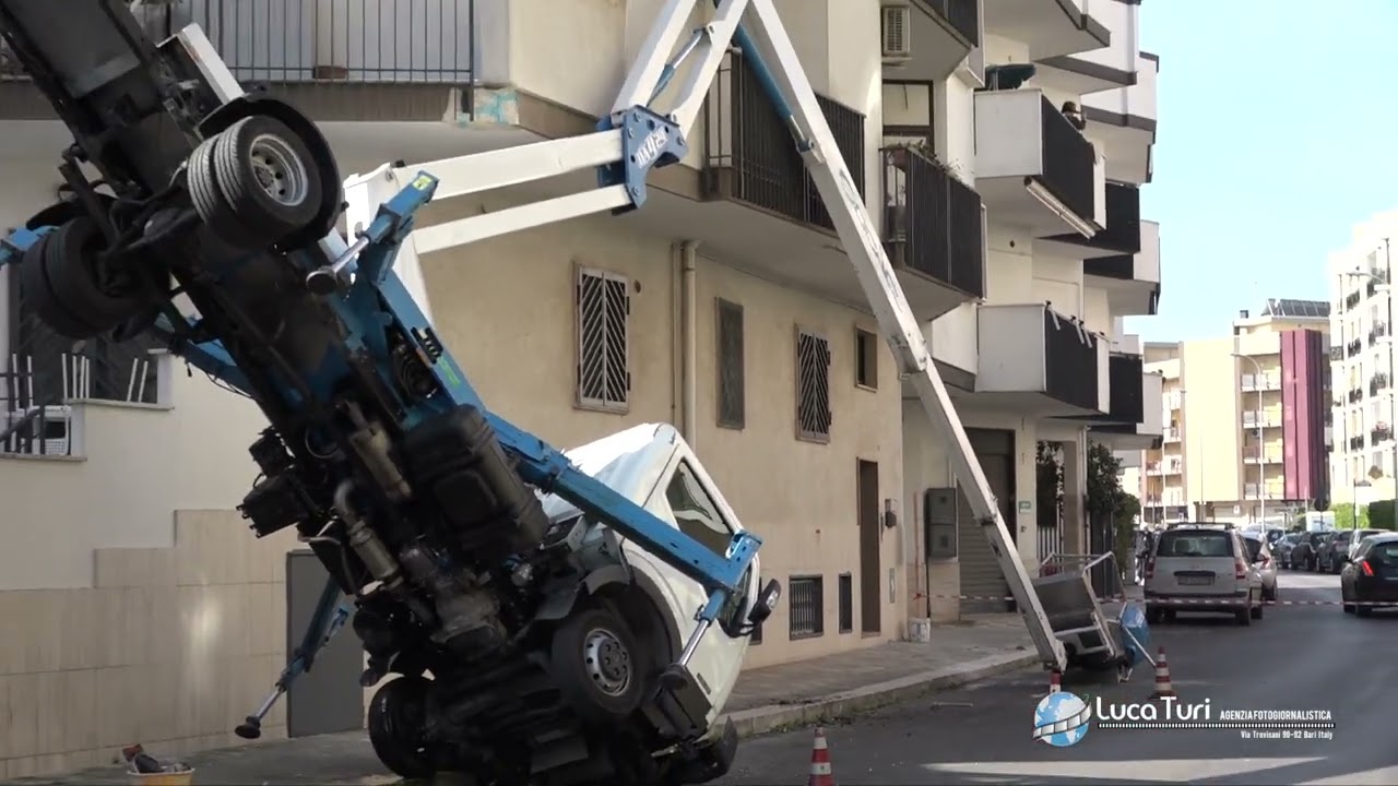 INCIDENTE SUL LAVORO: A TRIGGIANO SI RIBALTA UN CESTELLO. FERITO OPERAIO