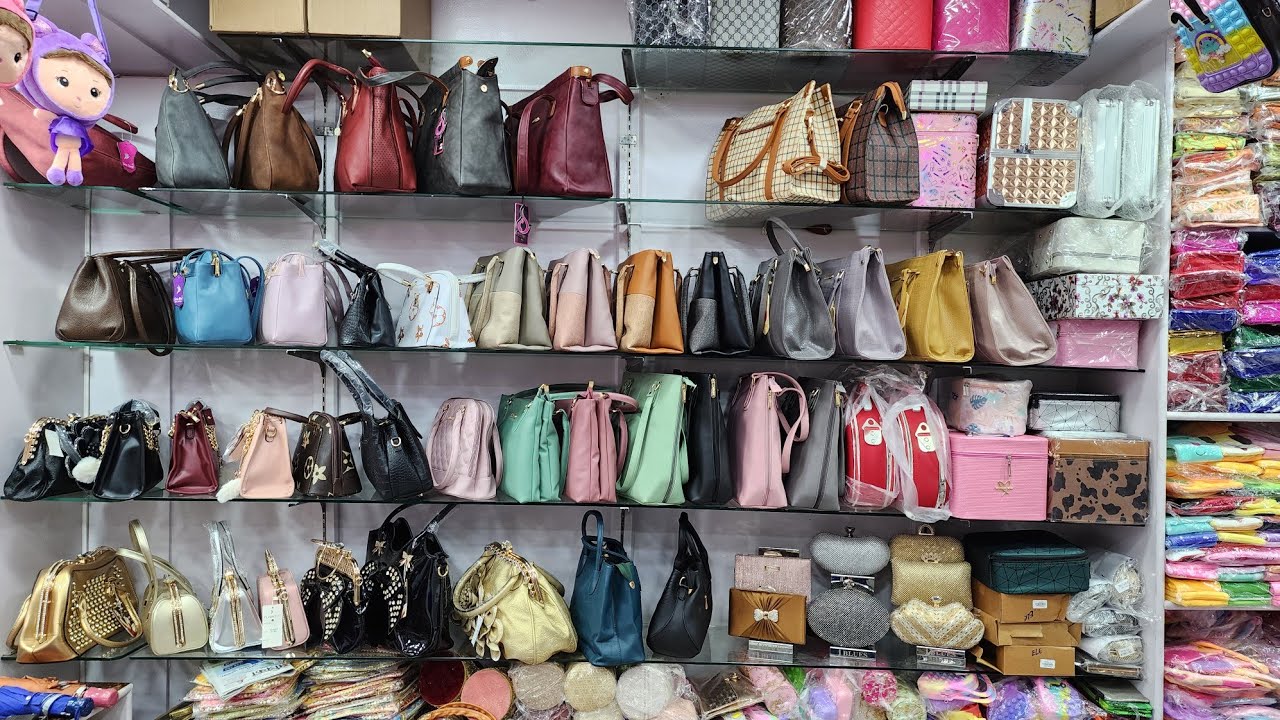 Chickpet Bangalore wholesale bag shop/daily use ladies handbag & purse 👛  #viral Yuvrajparmar13 - YouTube